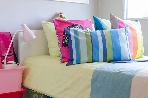 Kolorowe dzieci sypialnia — Zdjęcie stockowe