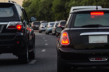 trafik sıkışıklığı Bangkok hızlı yolda çok araba ile