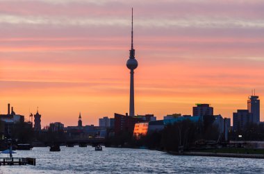 Berlin, Almanya 'daki TV kulesi.