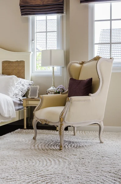 Classic chair style on carpet with pillow in luxury bedroom — Stock Photo, Image