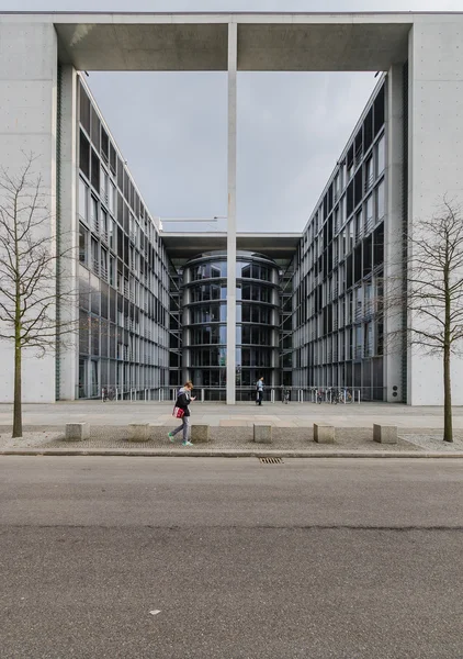 Paul Loebe Haus  Parliamentary Office Building in Berlin with to — Stock Photo, Image