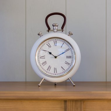 Büyük eski vintage saat