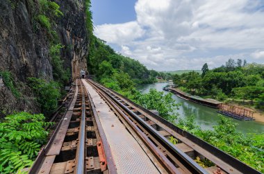 Demiryolu Köprüsü tham krasae Kanchanaburi Tayland. 