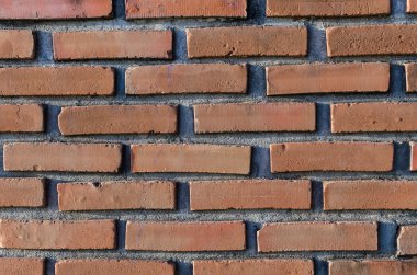 kırmızı tuğla desenle duvar