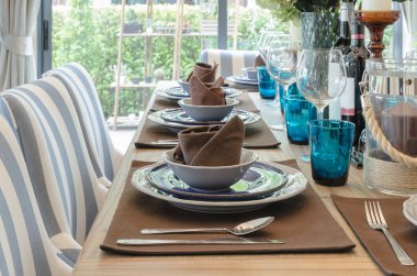 Tablo tablo yemek ayarla