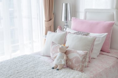 Çocuk yatak odası ile yatak bebek