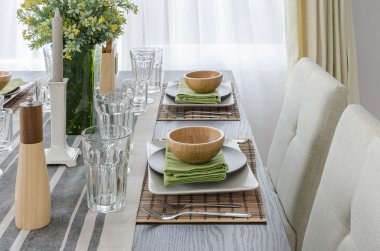 Tablo ahşap yemek masada ayarla