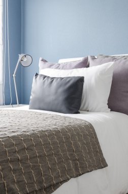 Modern siyah lamba beyaz tablo modern yatak odası 