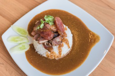 gevrek kavrulmuş göbek domuz Çin tarzı ve pirinç