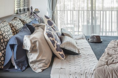 lüks yastık yatak yatak odası 