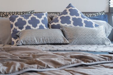 lüks yastık yatak yatak odası 