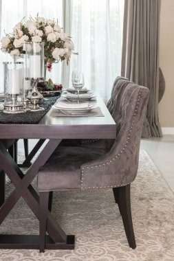 lüks ahşap masa ve Klasik stil sandalye yemek odası