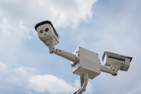 Две камеры видеонаблюдения — стоковое фото