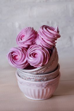 Taze frenk üzümünden yapılmış ev yapımı şekerlemeler.