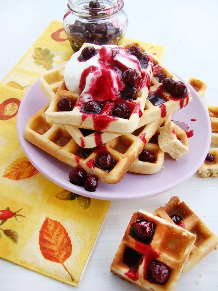 kiraz reçeli ile Viyana gözleme