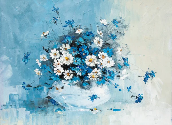 Martwa Natura Zrobiona Farbach Olejnych Kwiaty Wazonie Rumianki Niebieskie Kwiaty — Zdjęcie stockowe