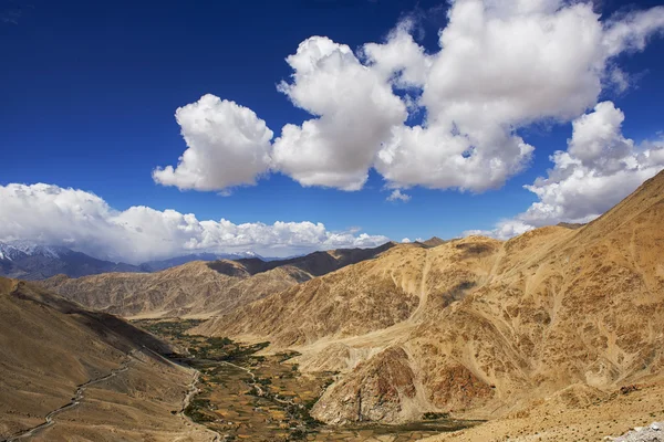 Viewpoint On the way to Pangong Lake from Leh — Stock Photo, Image