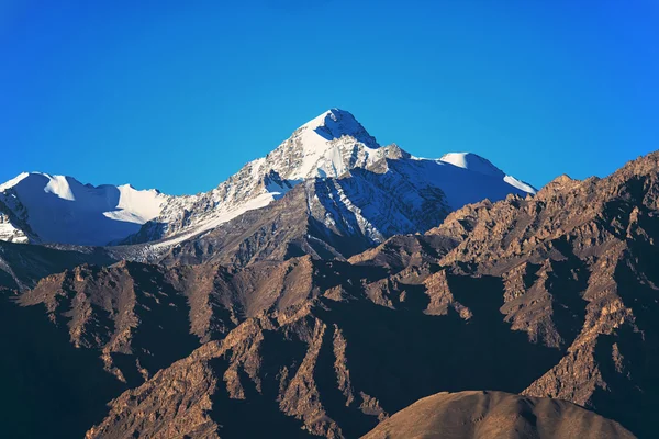 Snow bergskedja, Leh Indien — Stockfoto