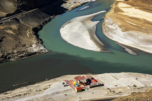 Sangam bakış açısı, Indus ve Zanskar nehirler toplantıda Ladakh, Hindistan