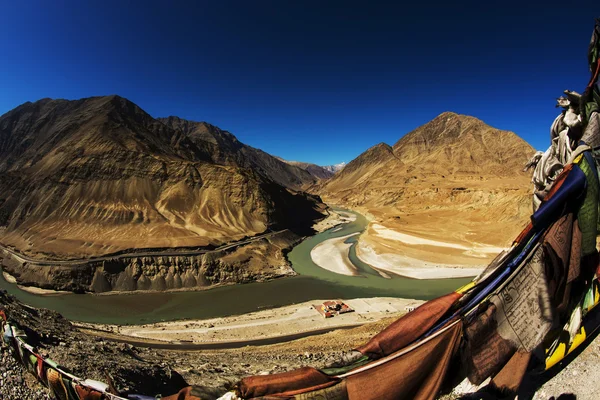 Mirador de Sangam, reunión de los ríos Indo y Zanskar en Leh Ladakh — Foto de Stock