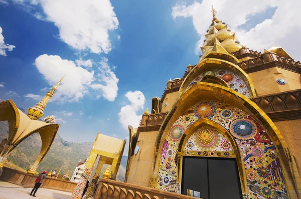 Prachtige tempel in Noord-thailand. — Stockfoto