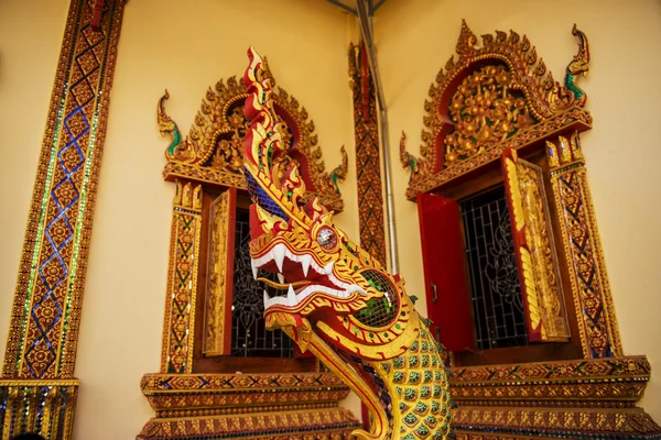 Naga staty i temple Thailand — Stockfoto