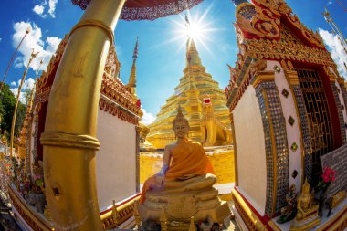 Tayland tapınağındaki Buda heykeli