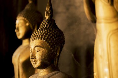 Tayland tapınağındaki Buda heykeli