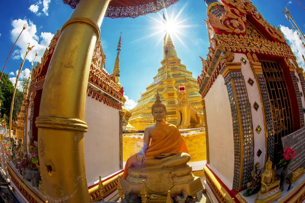 Statue de bouddha dans le temple de thaïlande — Photo