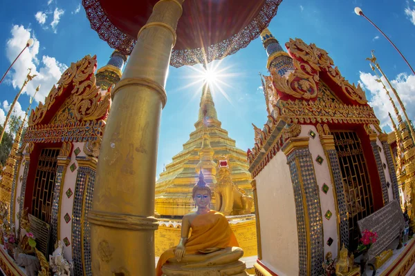 Socha Buddhy v chrámu Thajska — Stock fotografie