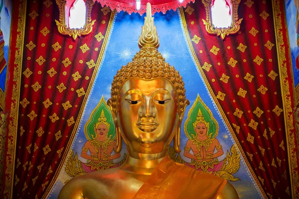 Golden Buddha statue in temple ,Thailand — Stock Photo, Image