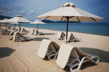 Plaj sandalye ve şemsiye, Phuket, Tayland