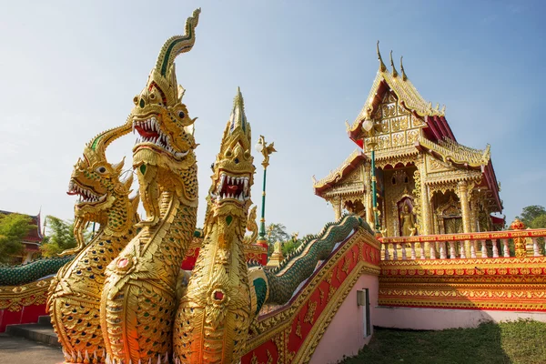 Tři hlavy Naga socha v temple, Thajsko — Stock fotografie