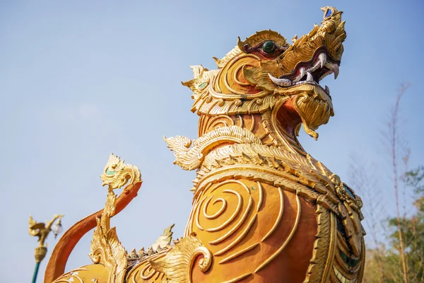 Thaise Gouden Leeuw standbeeld stijl, Thailand — Stockfoto