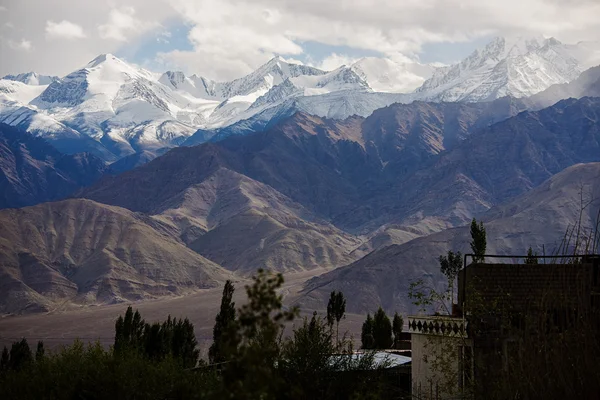 Snow Mountain Range, Leh Índia — Fotografia de Stock