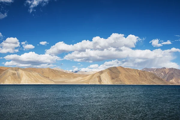 Pangong jezioro Leh Ladakh, Indie - września 2014 — Zdjęcie stockowe