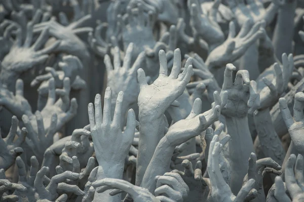 Hayalet elinden cehennem, kavramsal heykel dekorasyon Rongkhun tapınak Chiangrai, Tayland.