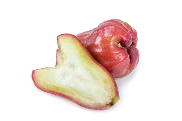 Dilimlenmiş gül beyaz arka plan üzerinde izole elma