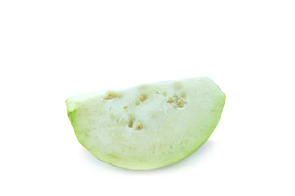 Beyaz arkaplanda guava (tropikal meyve)