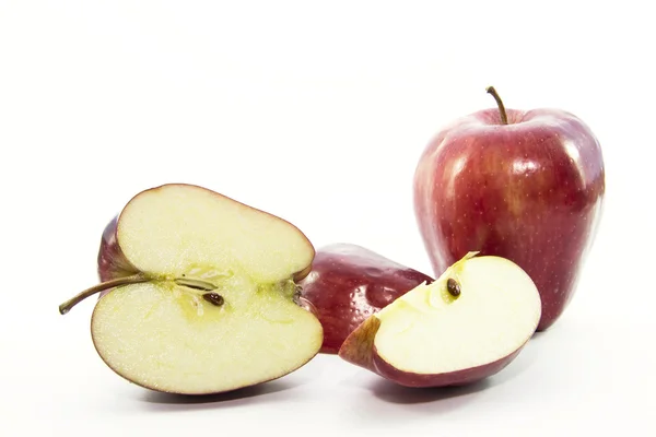 Taze dilimlenmiş elma iki boyutu ile ham 