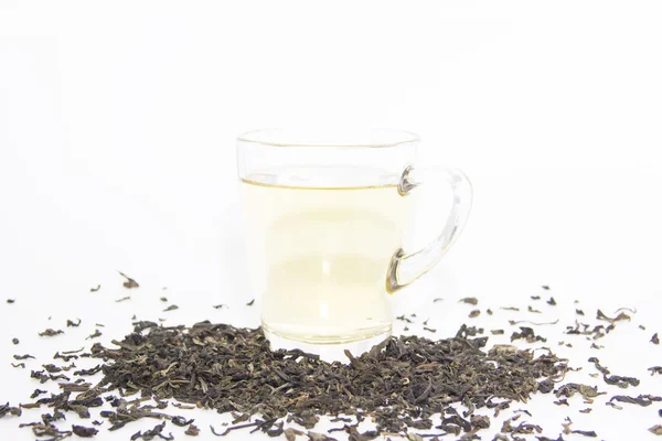 Chá castanho claro com folhas secas — Fotografia de Stock