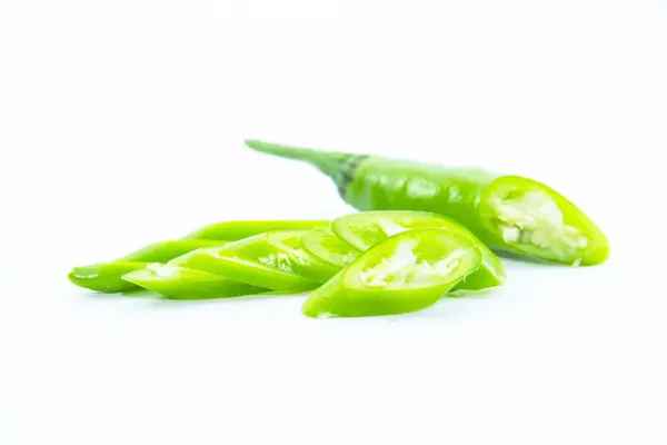 Sliced of green chili pepper and original raw — Stock Photo, Image