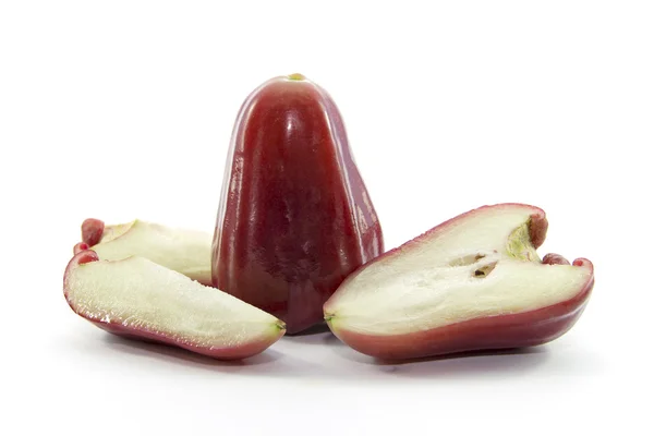 Tamaño de fruta de manzana rosa cortada en rodajas con fruta entera — Foto de Stock