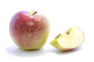 Kırmızı organik elma çeyrek ile dilimlenmiş