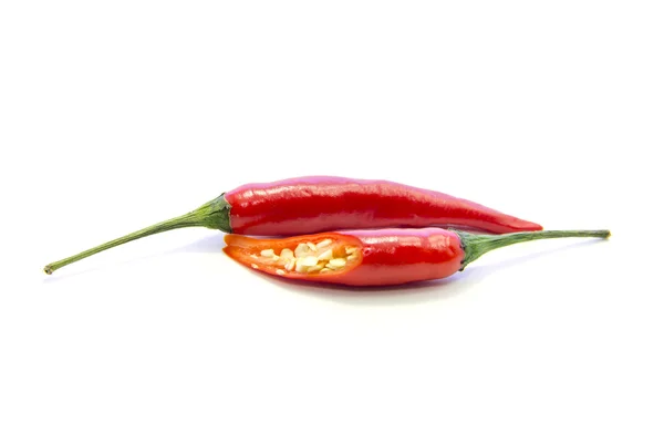 Friss piros chili paprika vágott és nyers — Stock Fotó