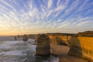 Gün batımından önce Oniki Havariler yeri