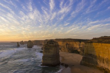 Gün batımından önce Oniki Havariler yeri