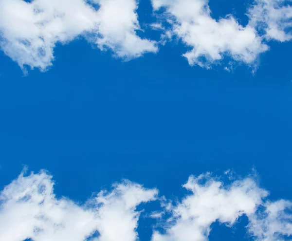 Langit biru dengan awan — Stok Foto