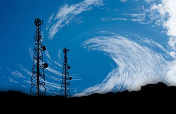 Antena de telefone silhueta — Fotografia de Stock