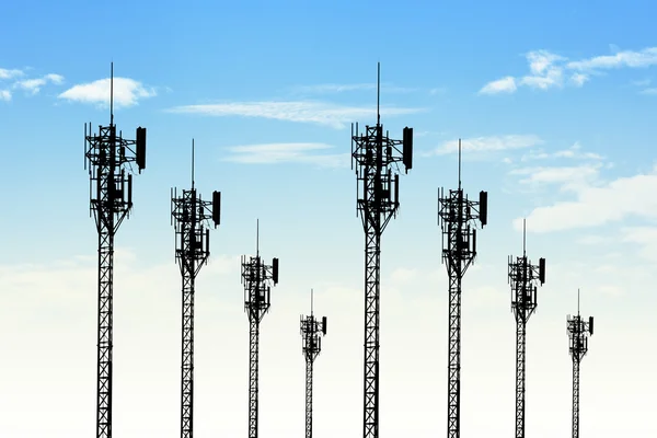 Antena de telefone silhueta — Fotografia de Stock